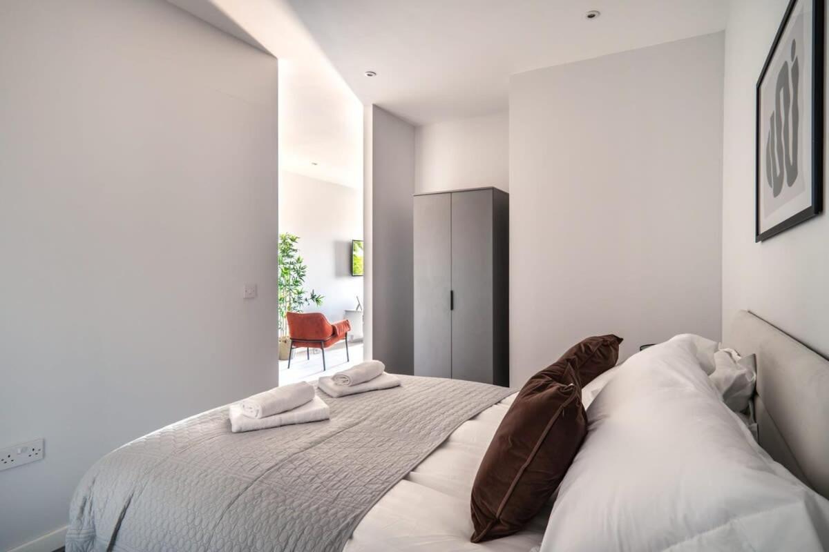 Modern & Spacious 2 Bed Apartment In Waterloo Liverpool Esterno foto