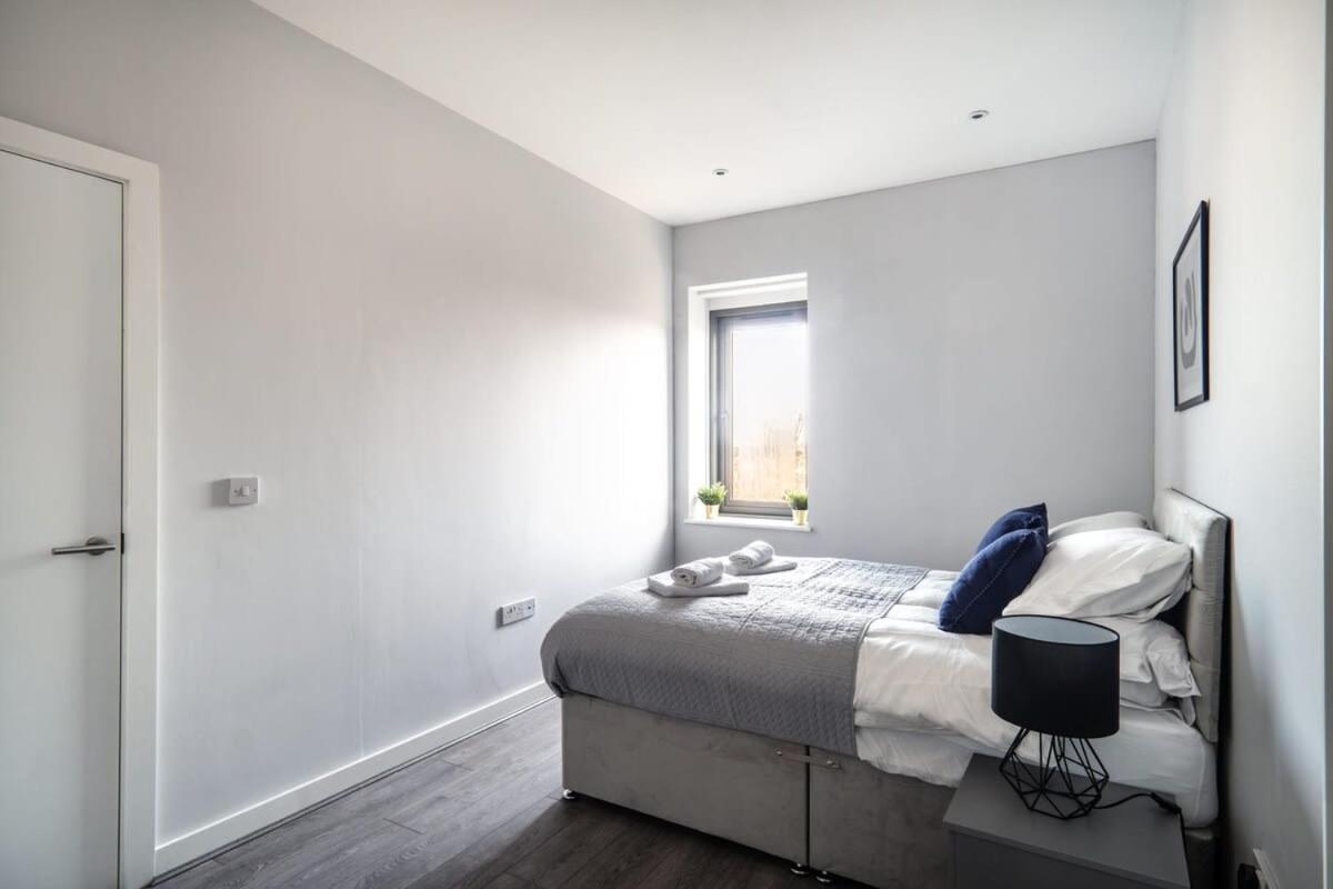 Modern & Spacious 2 Bed Apartment In Waterloo Liverpool Esterno foto