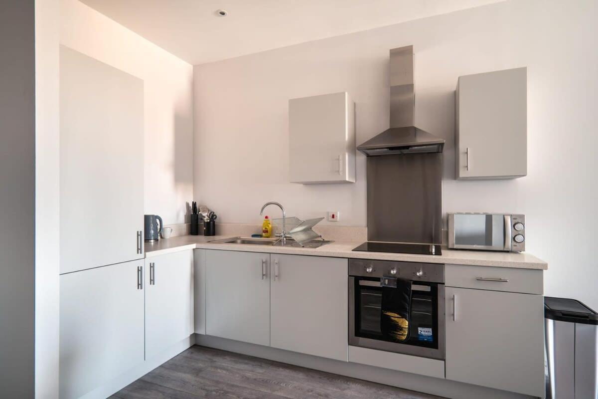 Modern & Spacious 2 Bed Apartment In Waterloo Liverpool Esterno foto