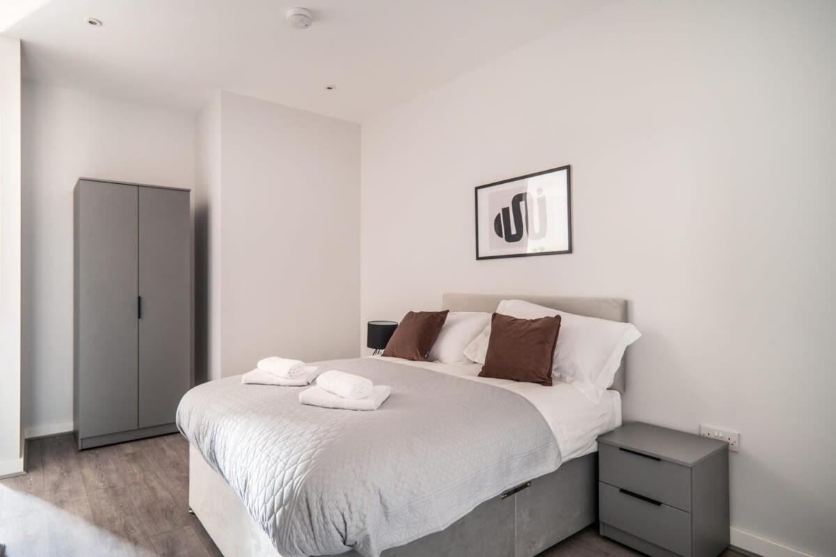Modern & Spacious 2 Bed Apartment In Waterloo Liverpool Esterno foto